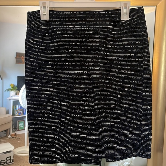 LOFT Textured Tweed Pencil Skirt - Picture 7 of 8